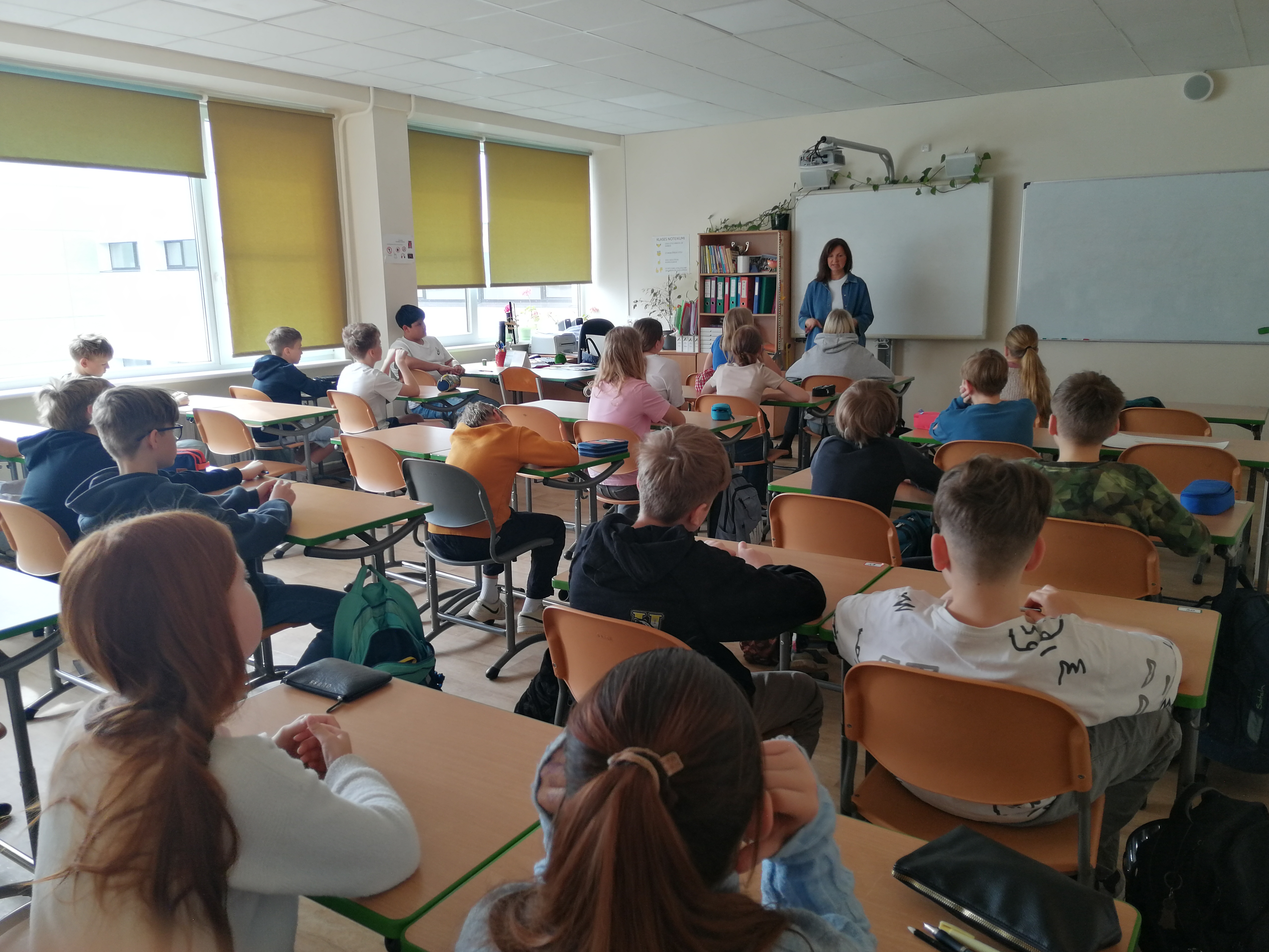 Izglītojošas nodarbības 5. klašu skolēniem “Draudzīgu savstarpējo attiecību veidošana”