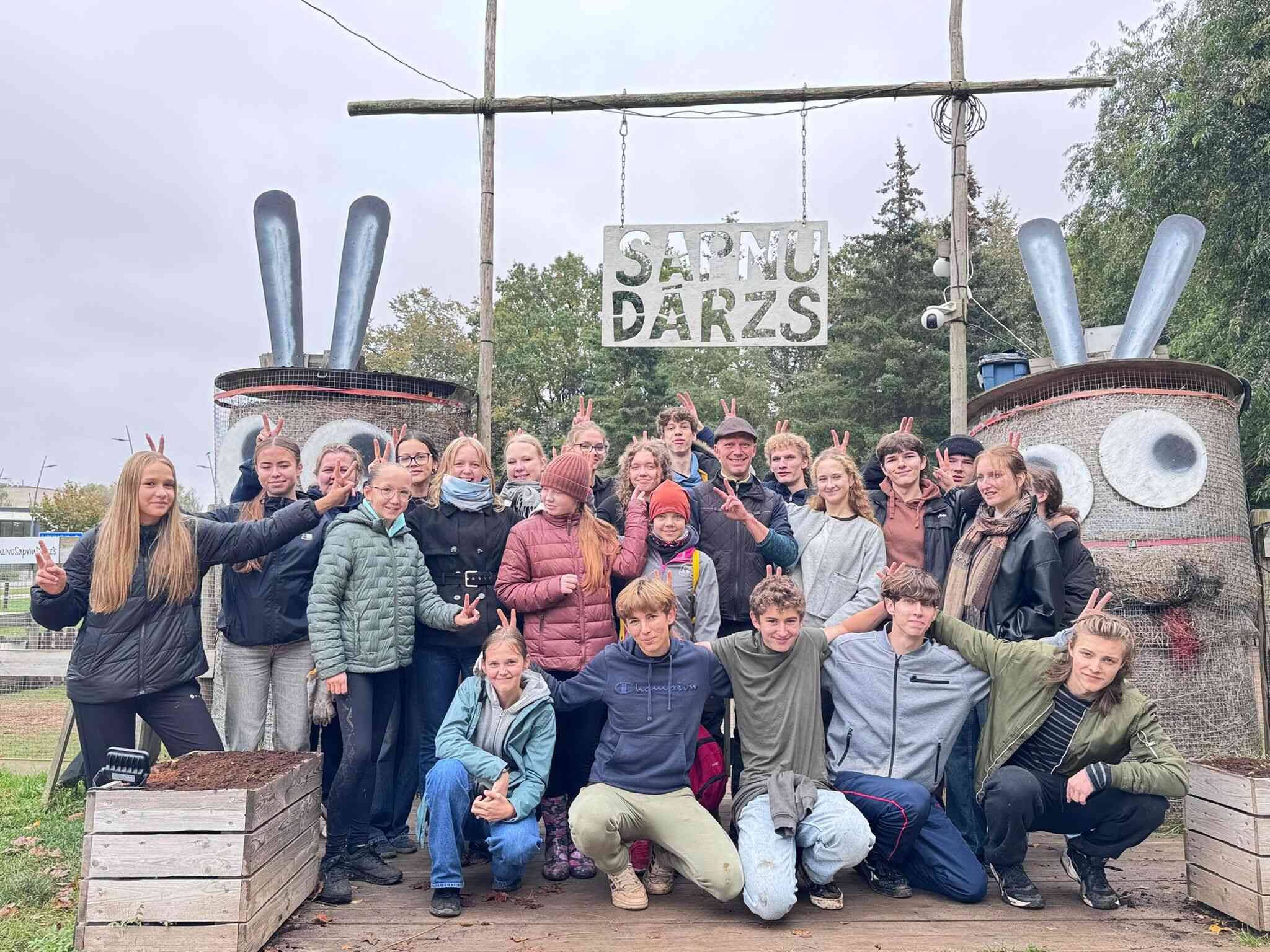 Ādažu vidusskolas skolēnu parlaments labo darbu nedēļā!