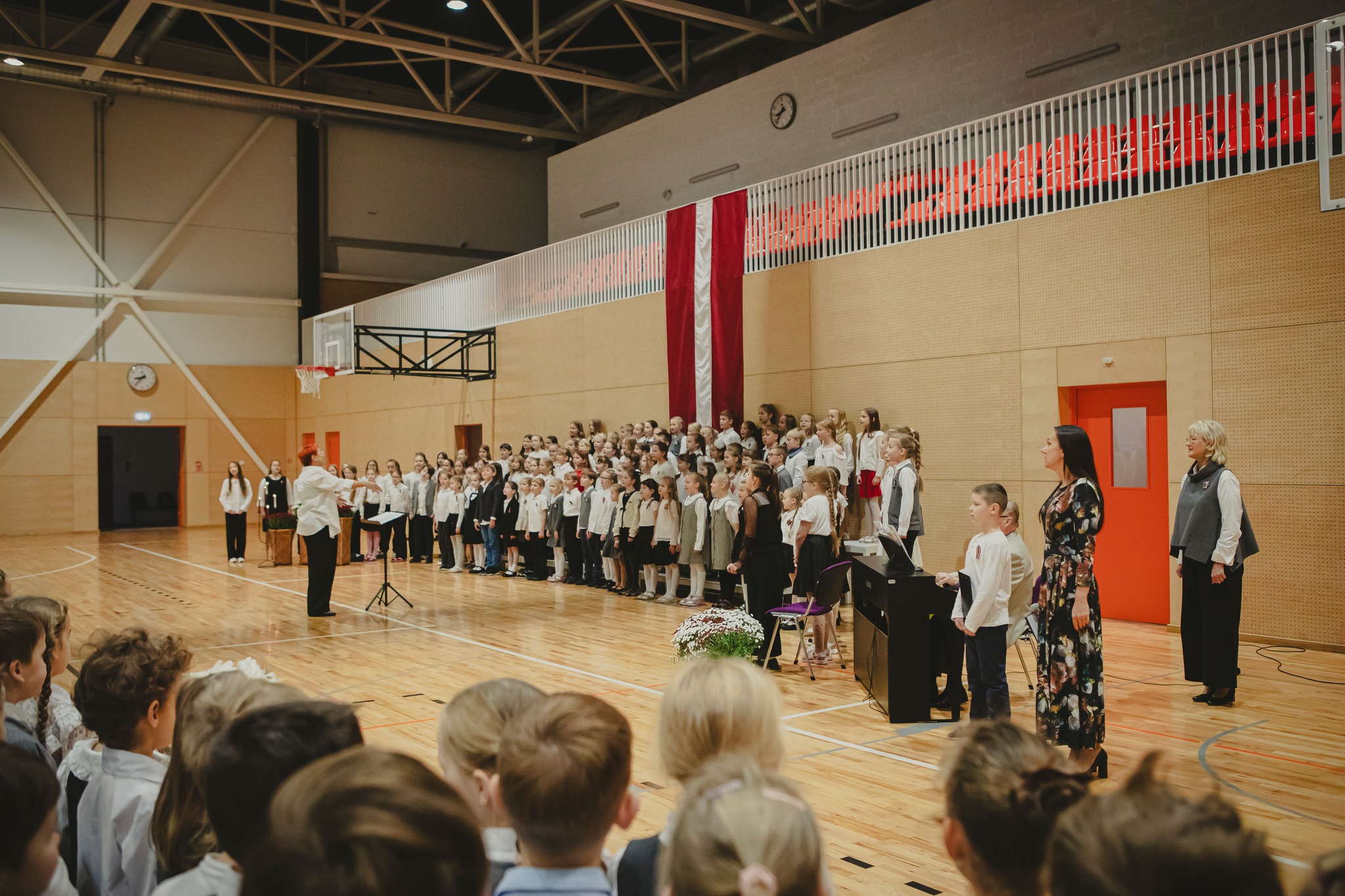 Valsts svētku noskaņās Ādažu vidusskolā!