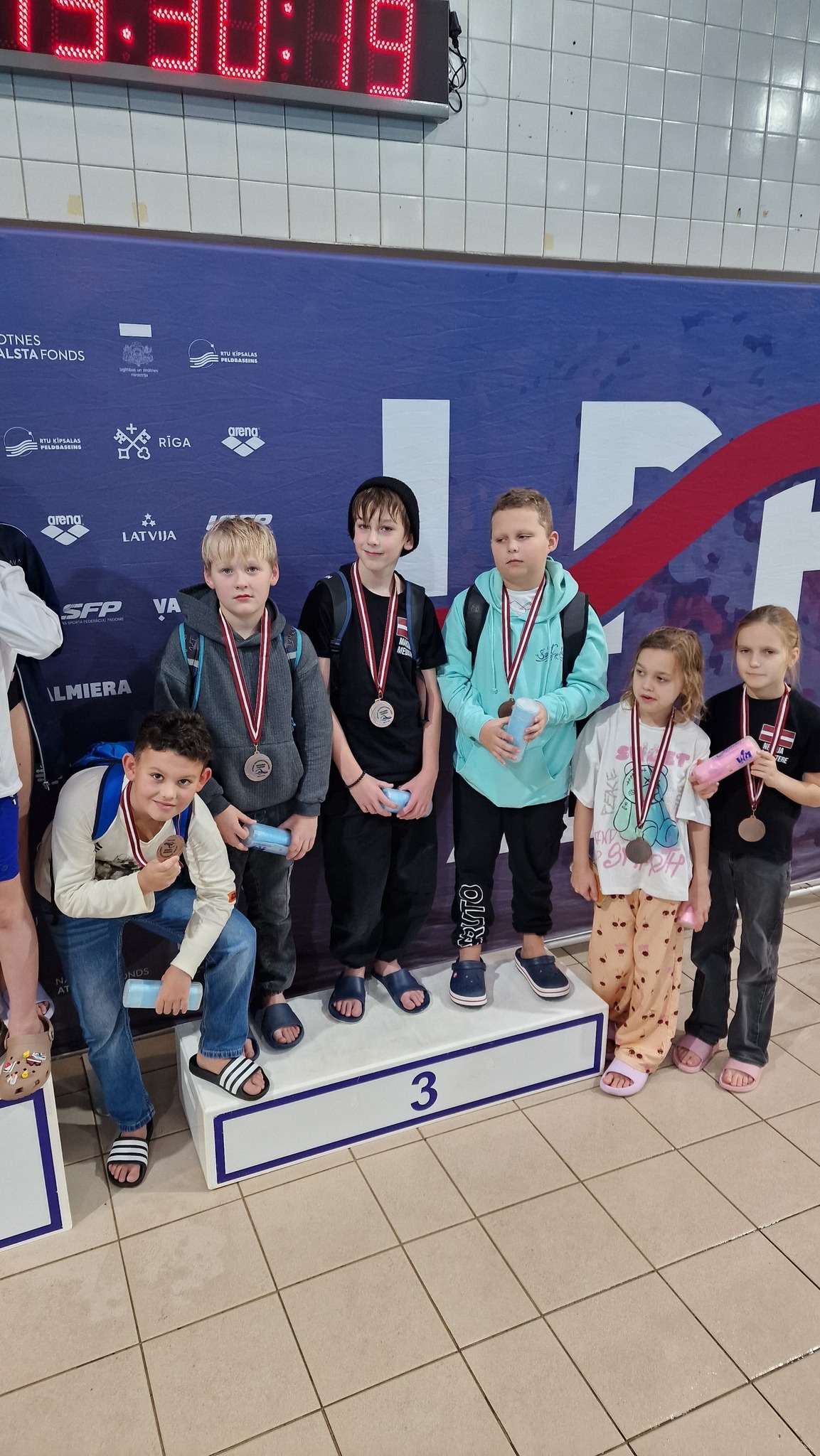 LATVIJAS VISPĀRIZGLĪTOJOŠO SKOLU PELDĒŠANAS STAFETES 2025